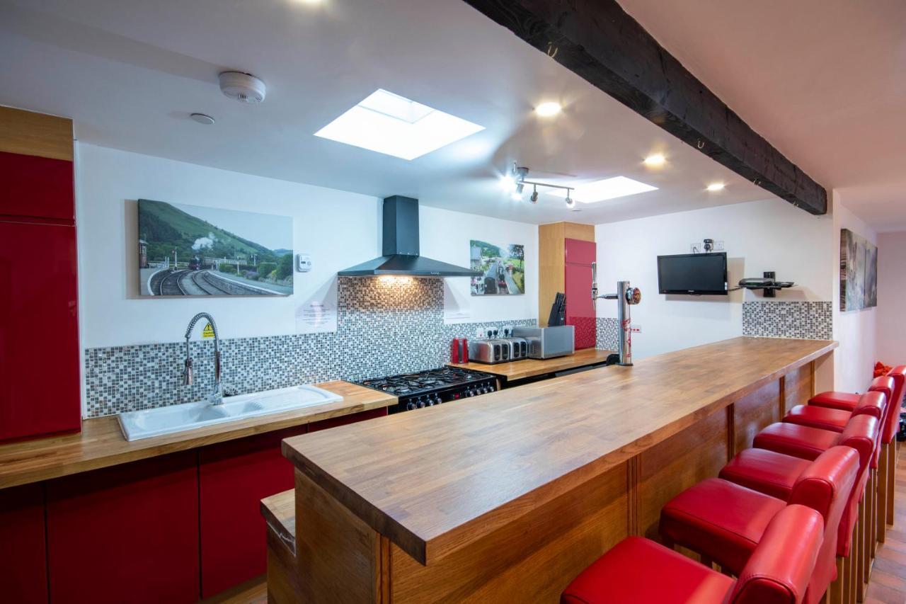 Welsh Row House Apartment Llandegla Exterior foto