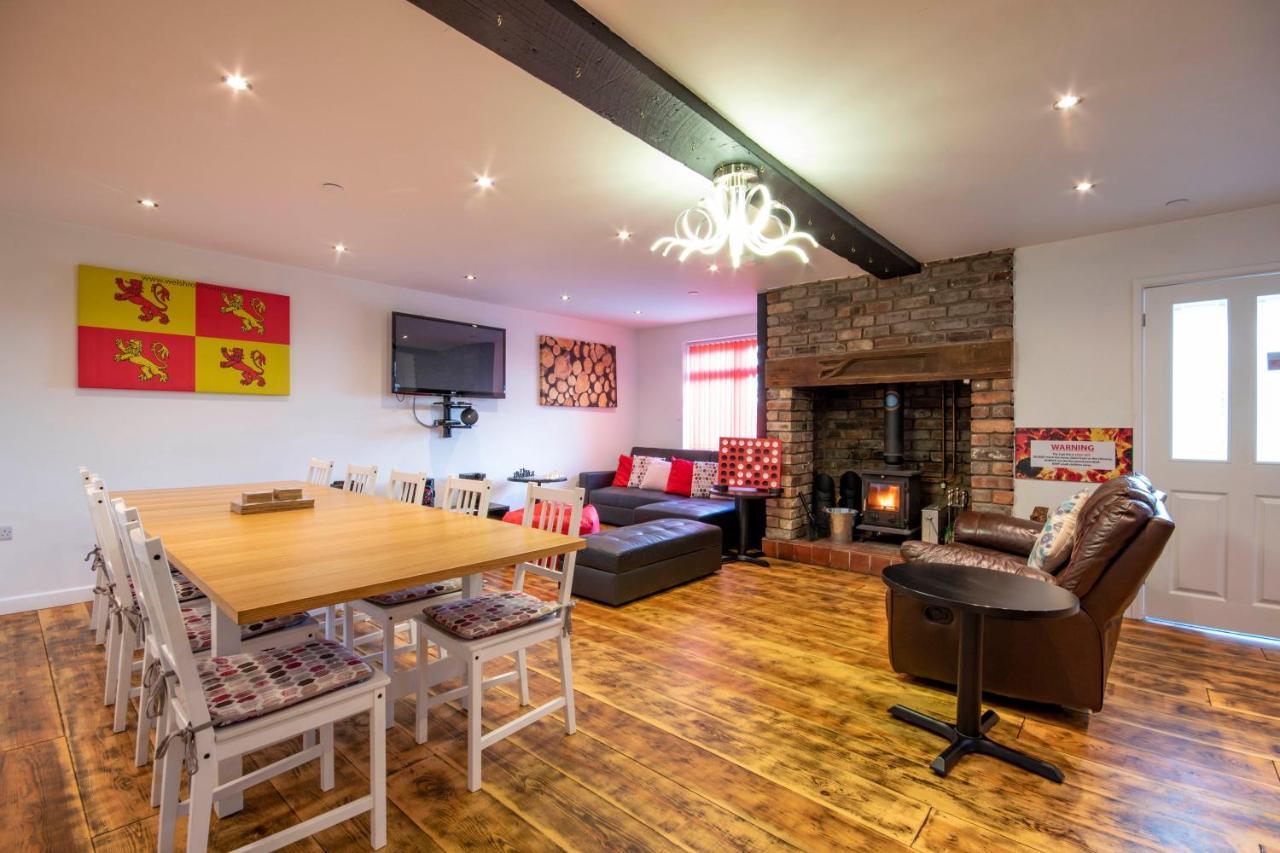 Welsh Row House Apartment Llandegla Exterior foto