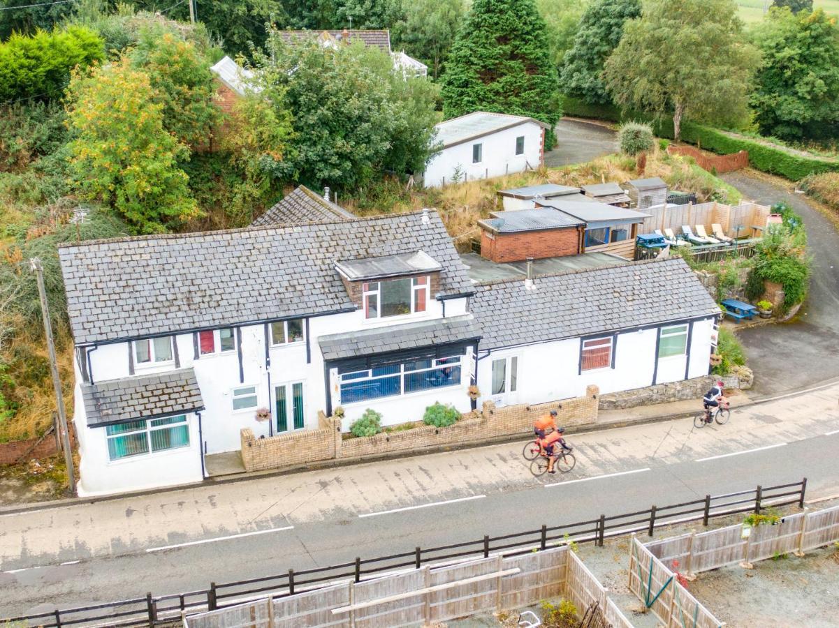Welsh Row House Apartment Llandegla Exterior foto