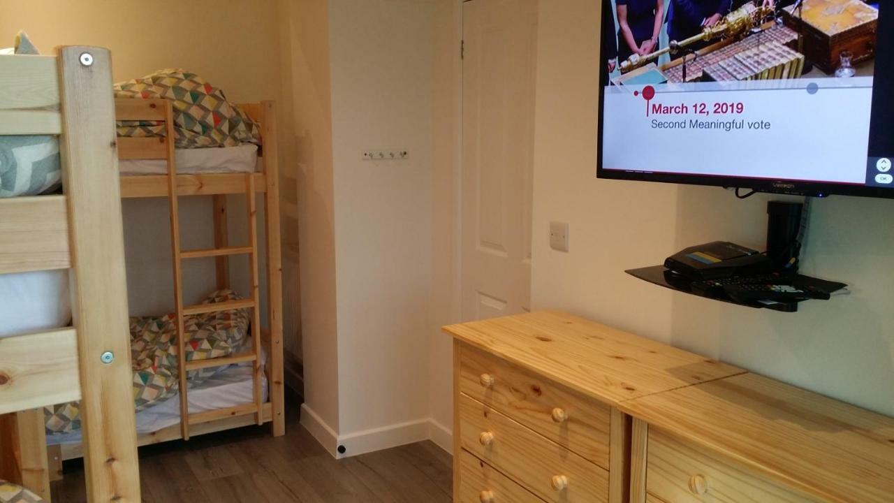 Welsh Row House Apartment Llandegla Exterior foto