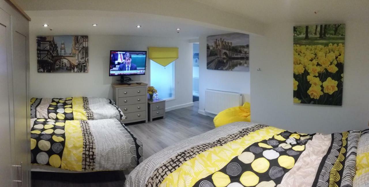 Welsh Row House Apartment Llandegla Exterior foto
