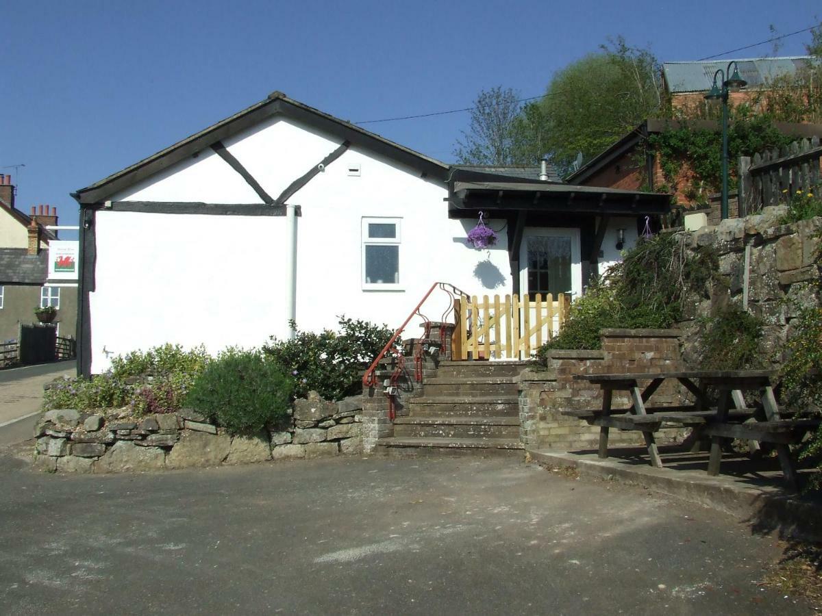 Welsh Row House Apartment Llandegla Exterior foto