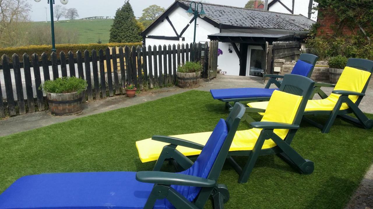 Welsh Row House Apartment Llandegla Exterior foto