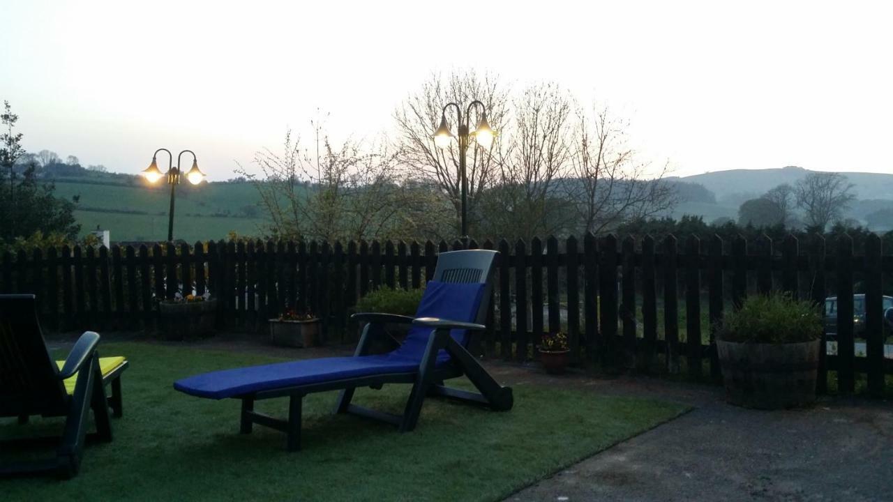 Welsh Row House Apartment Llandegla Exterior foto